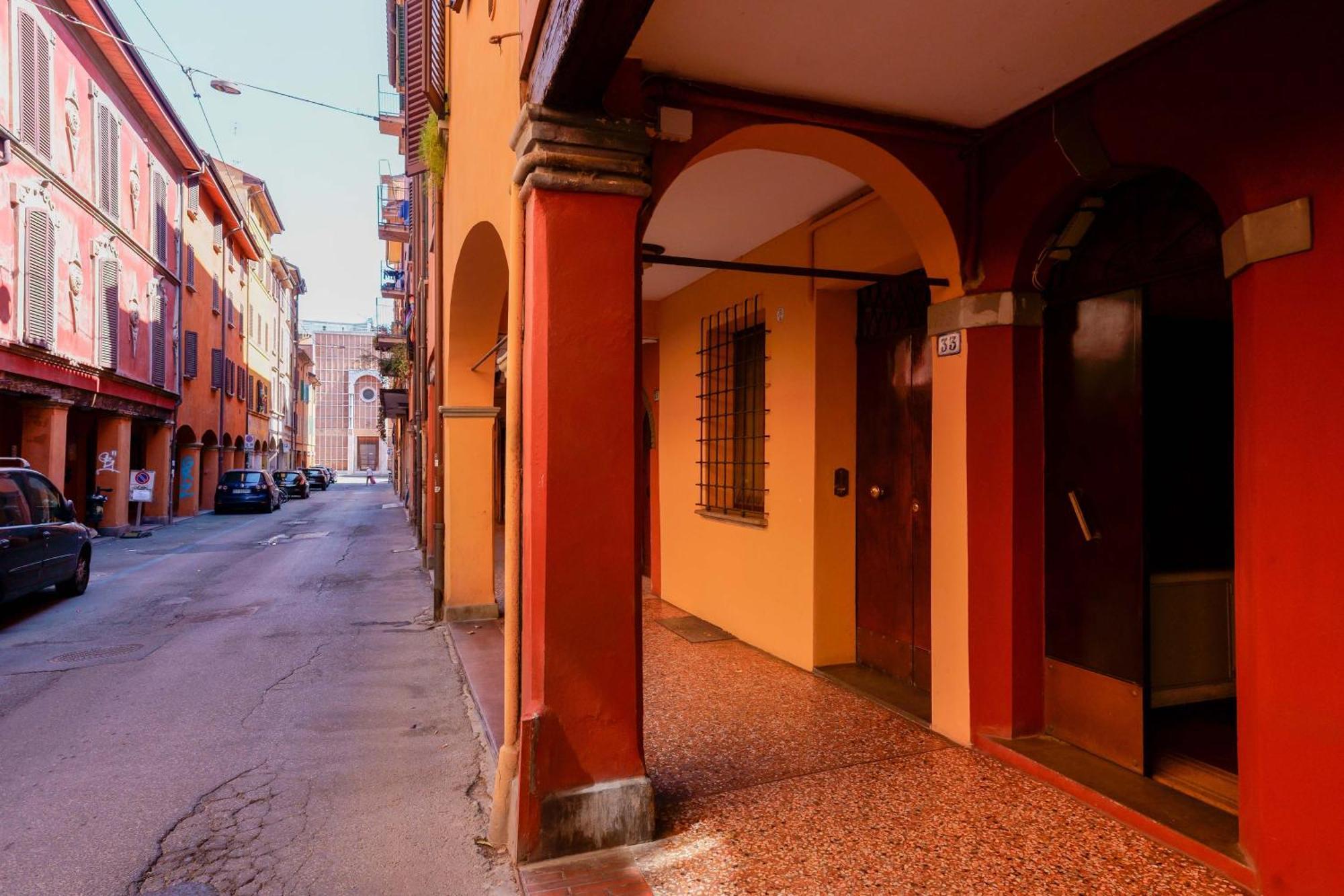 Teagarden Centro Storico Bologna Apartment Luaran gambar